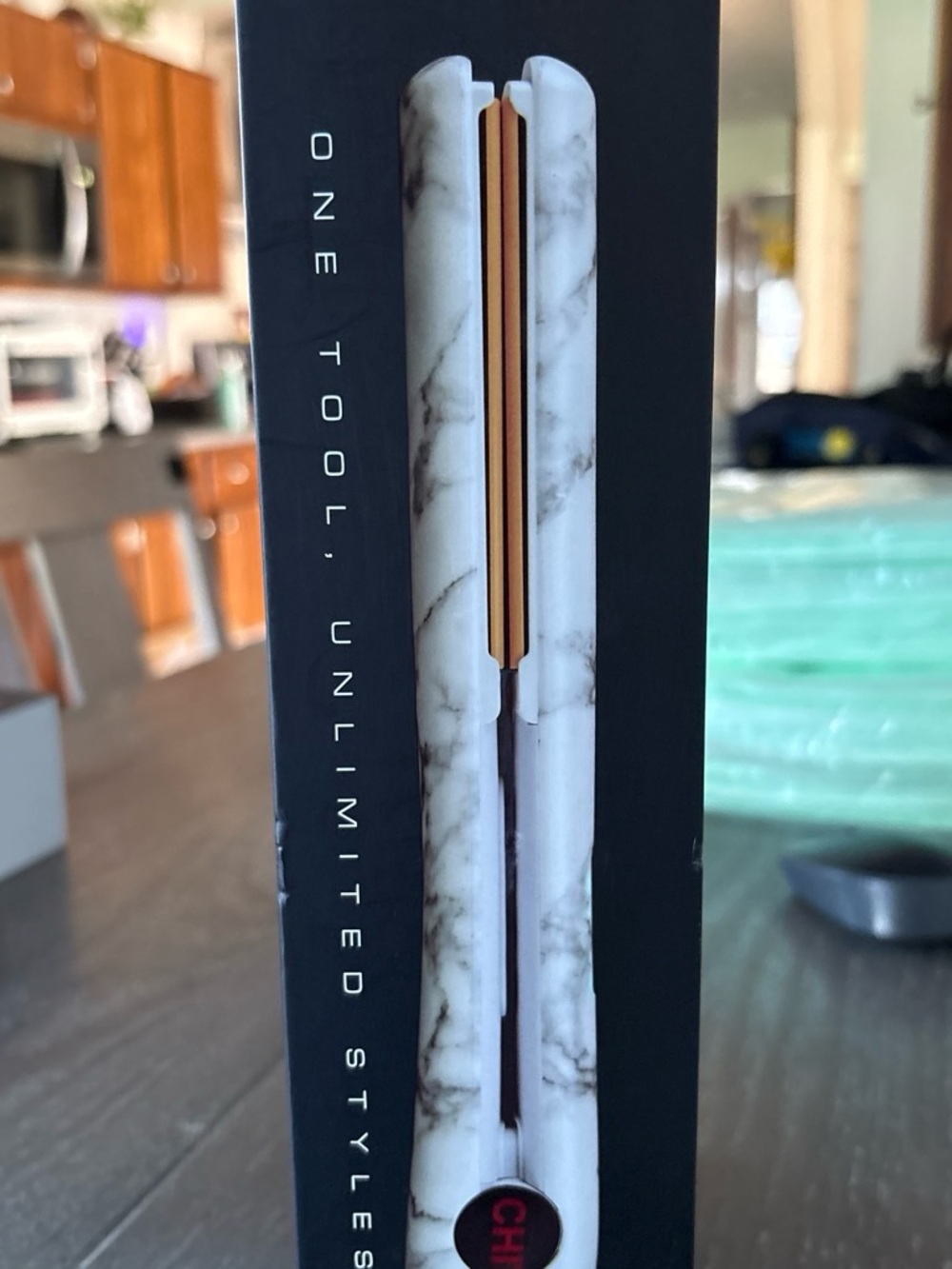Original CHI Modern Marble Ceramic Flat Iron - White Marble - Picture 4 of 4